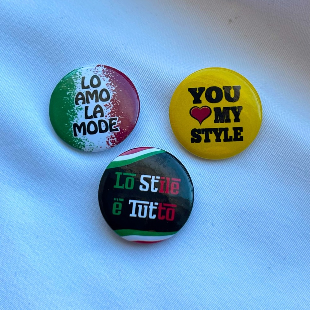 Pinback buttons